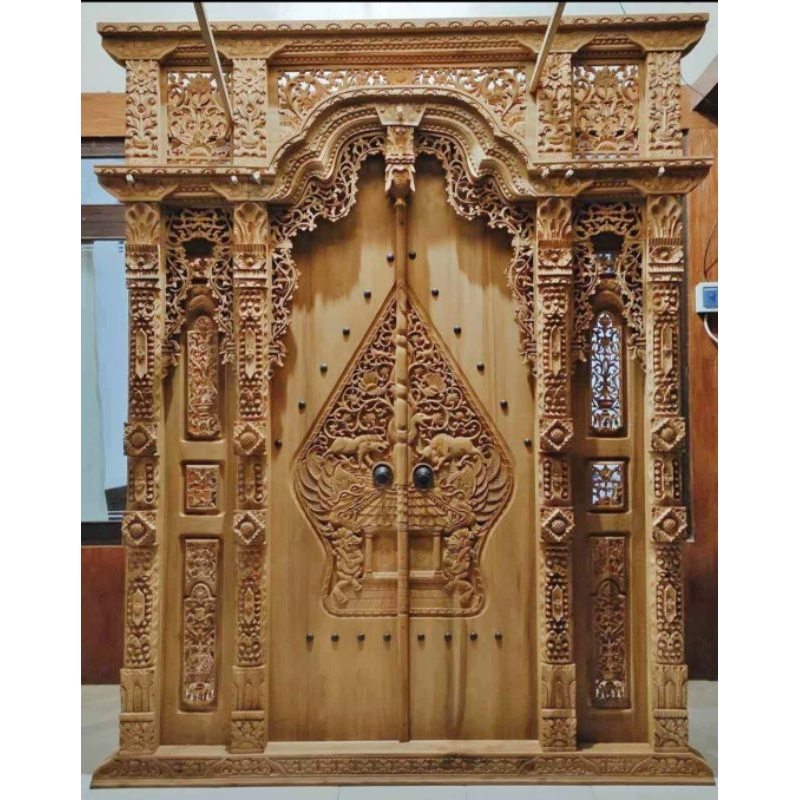 Gebyok Pintu Ukir Motif Wayang