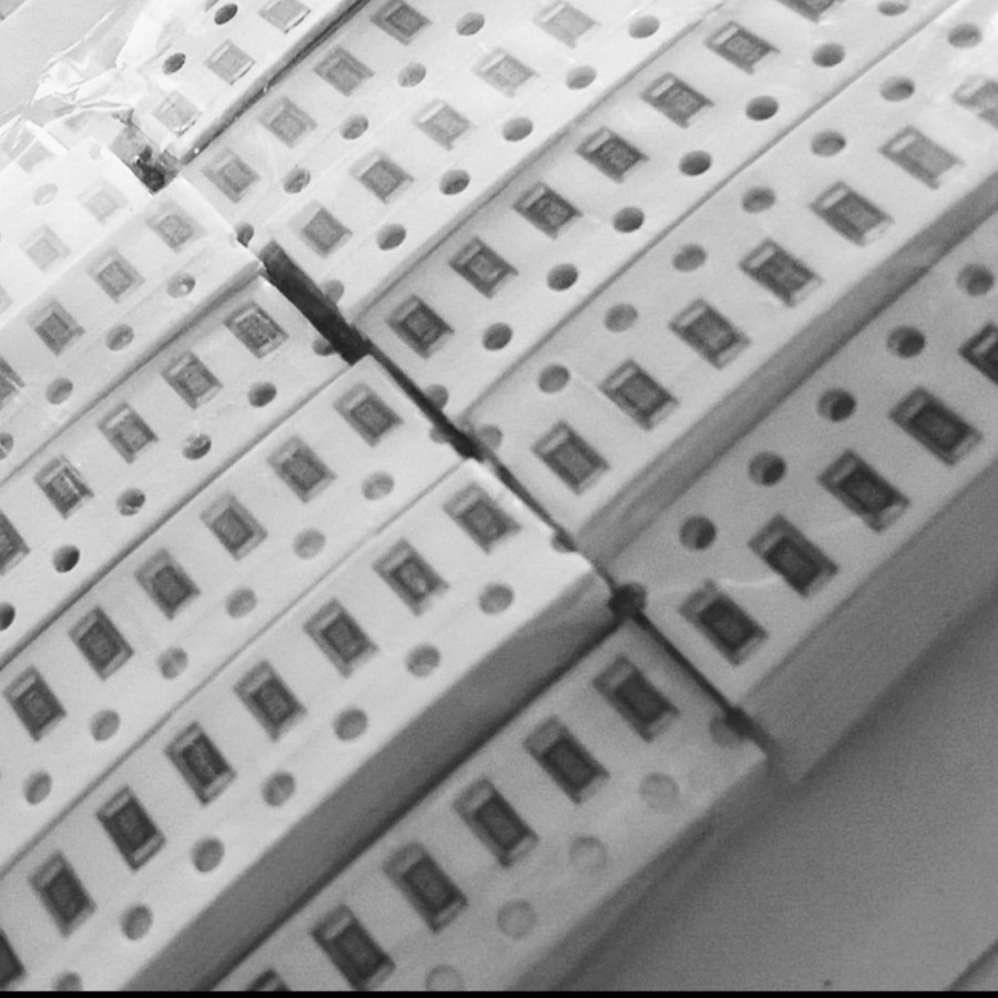 Resistor smd 1206 390R 390 Ohm Toleransi 1% tolerance 1 %