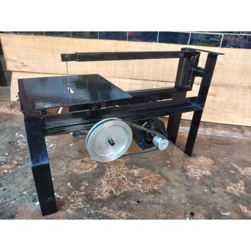 SCROLL SAW (gergaji oklok rakitan), bisa miring 45 derajat.