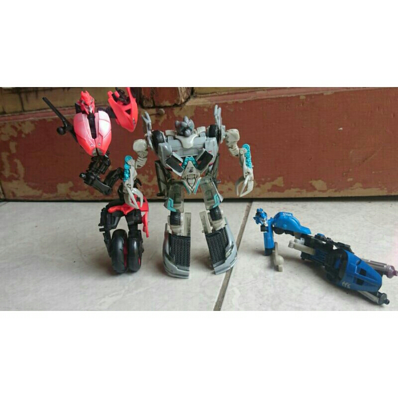 Mainan Robot Transformers Revenge Of The Fallen Arcee, Chromia & Dark Of The Moon Autobot Jolt Ori (