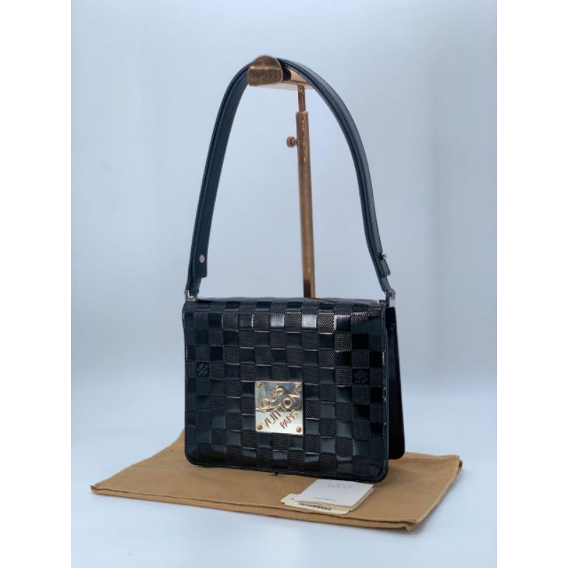 LV Cabaret limited edition black damier vernish shoulder bag 2001 .