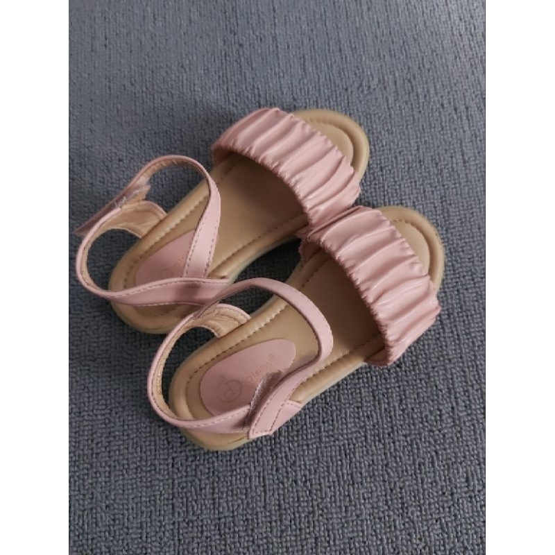 PRELOVED sendal anak perempuan donatello