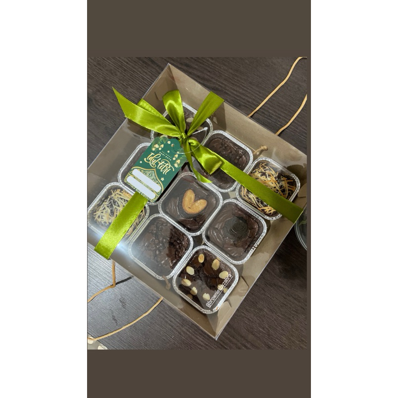 

Hampers Fudgy Brownies Cup (isi 9)