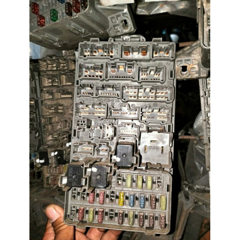 box sekring / fuse box dalam honda crv gen 2
