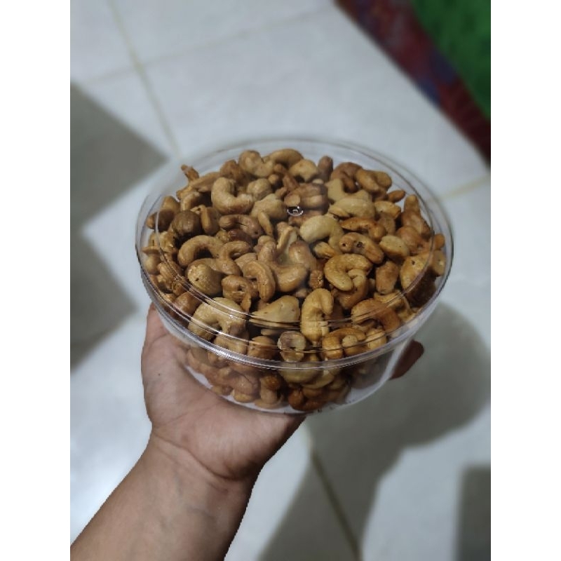 

kacangmede utuh500gr