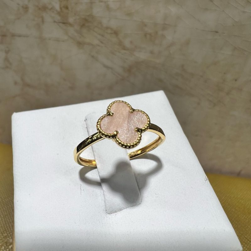 Cincin Vancleef warna pink simer