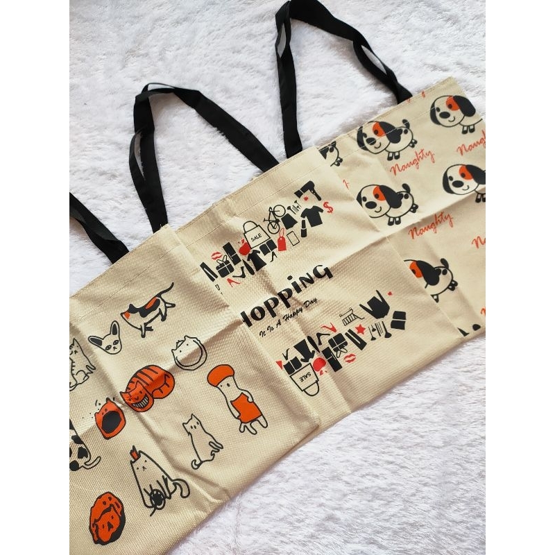 TOTE BAG/TOTE BAG KEKINIAN/TOTE BAG SABLON/TOTE BAG LUCU/TOTE BAG PEREKAT/TOTE BAG SIMPLE
