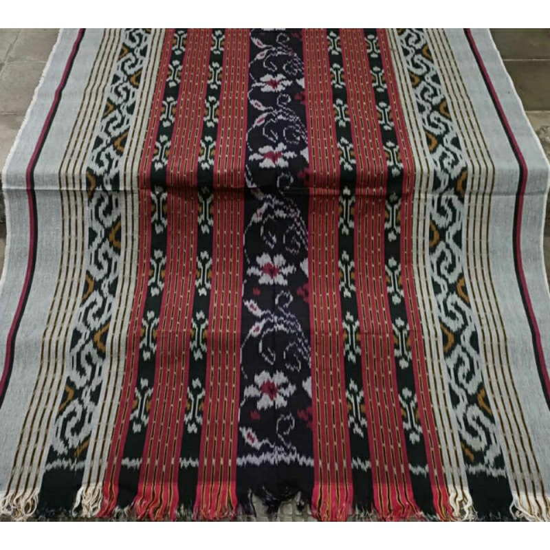 kain tenun khas lombok sasak