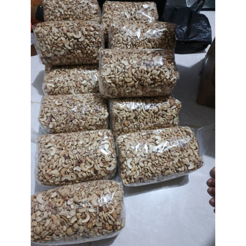 

kacang mede patahan mateng 1kg murah
