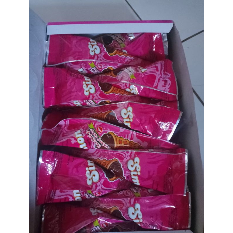 

SIMON ESKRIM RASA COKLAT DAN STOBERI ISI 20 PCS