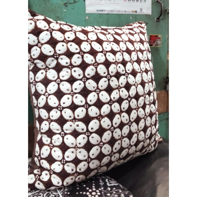 Sarung bantal 70x70 cm