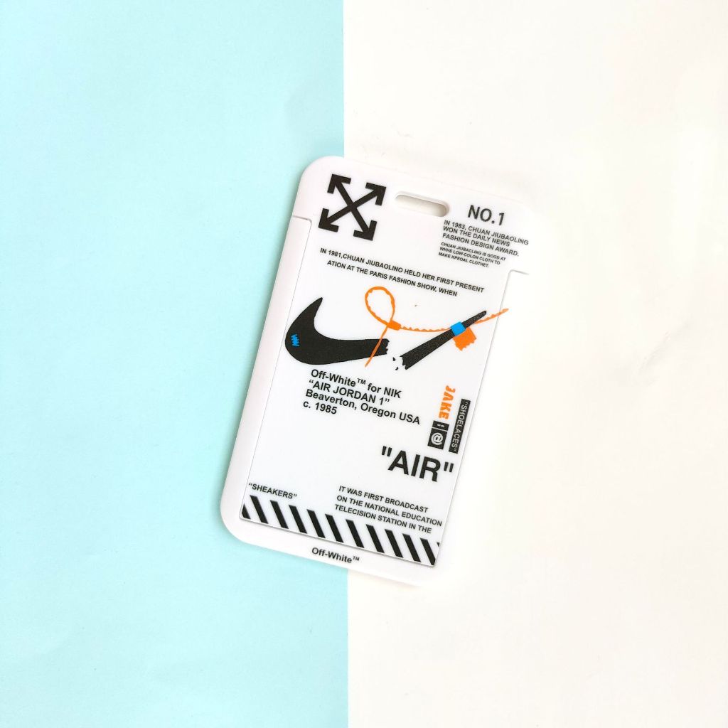 

Lanyard Nike Broken Hook Trendy - Gantungan Kartu ID, Kartu Pelajar, Kartu Bus & Subway Tanpa Tali