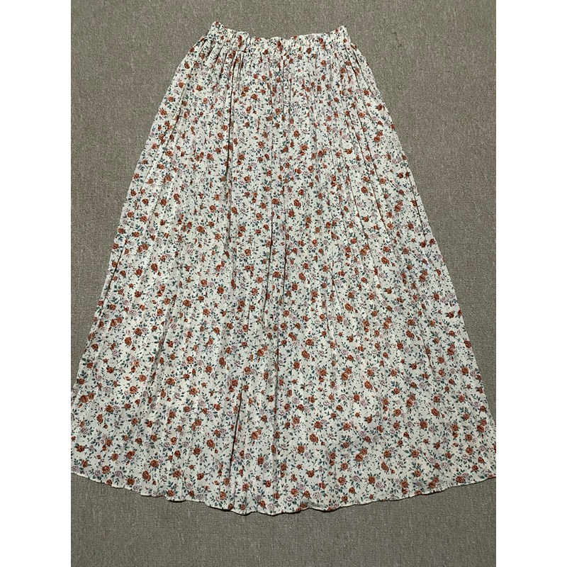 Preloved Rok Plisket Import/ Rok Plisket Motif Bunga Bahan Ceruty