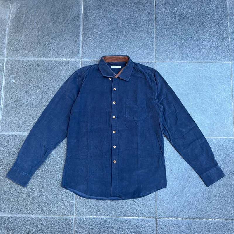kemeja corduroy hare