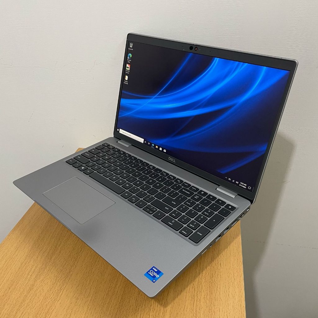 Laptop dell latitude touchscreen 5520 Ram 16 SSD 512 GB intel core i7 gen 11 15 inch