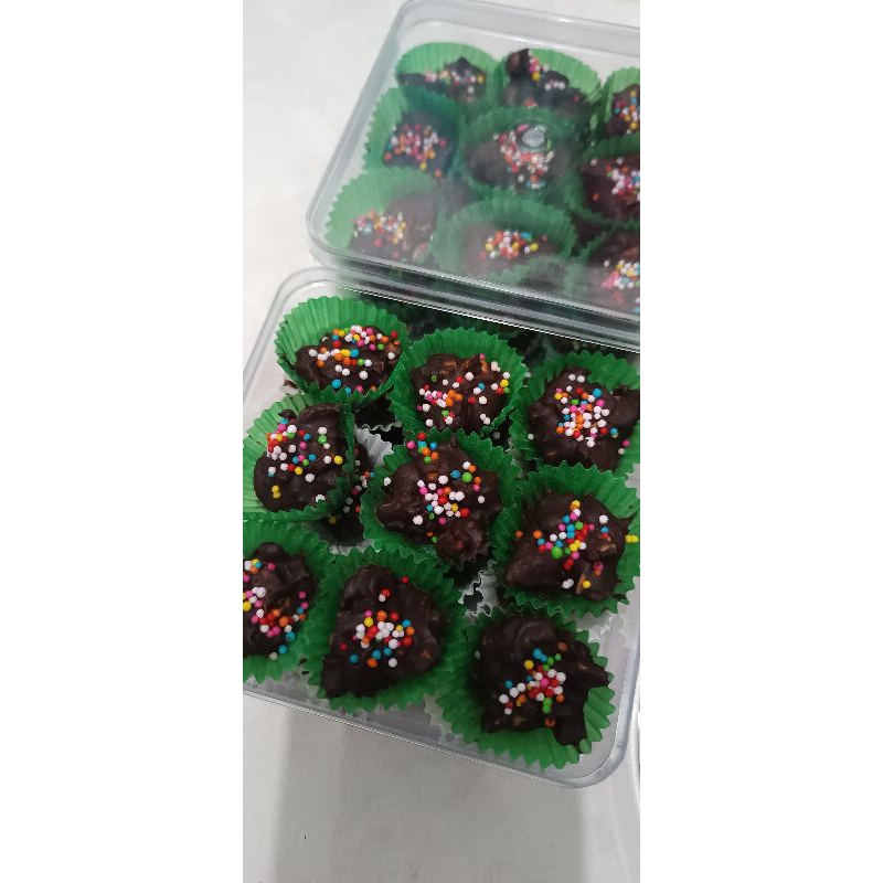 

*KACANG COKLAT TOPLES*