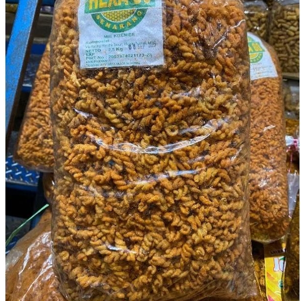 

Makaroni Spiral 1 kg Makaroni Ulir Aneka Varian Rasa Pedas Nampol
