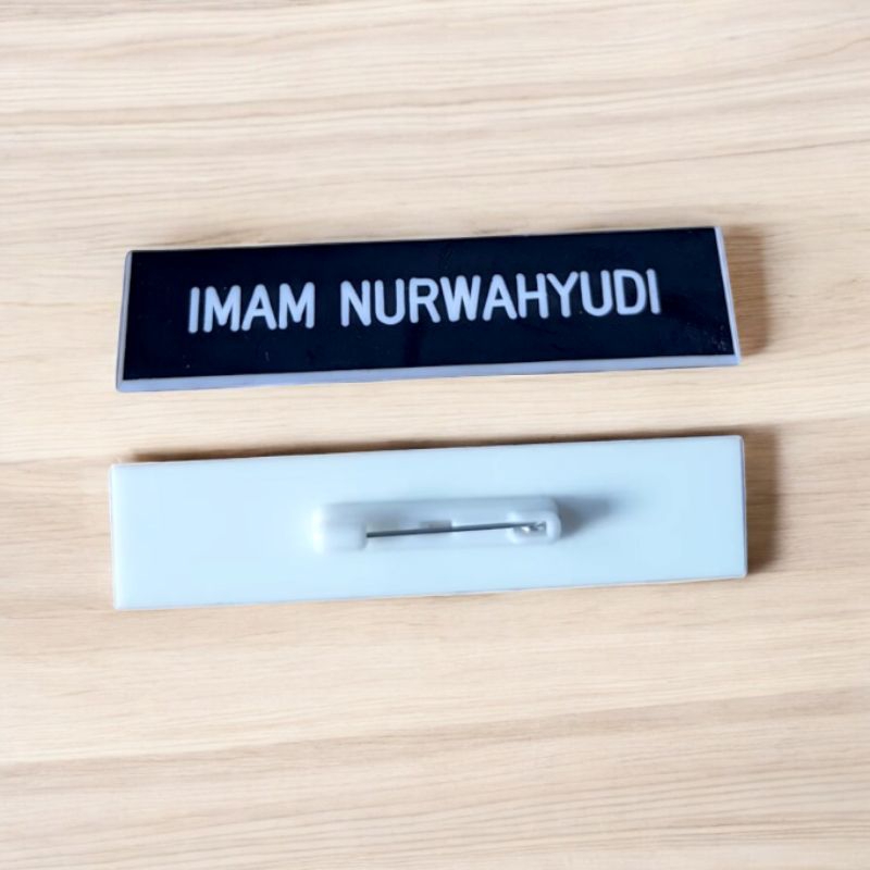 

papan nama dada name tag kancing peniti sehari jadi langsung dikirim