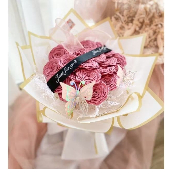 

Buket Pita Satin