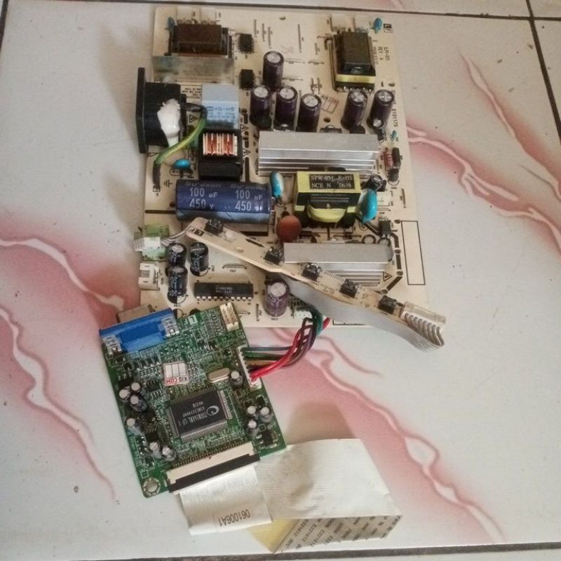 paket mesin monitor Acer Al 1717 A normal