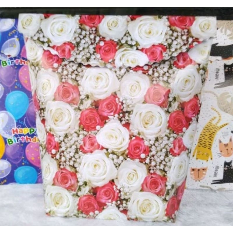 

Kantong kado praktis isi 100pc ukuran medium