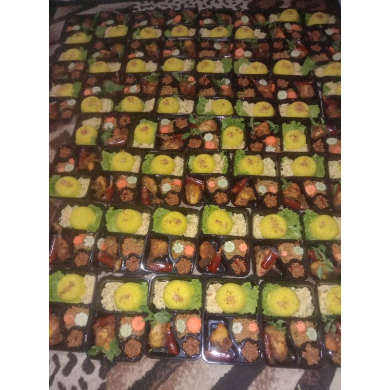 

NASI KUNING LENGKAP