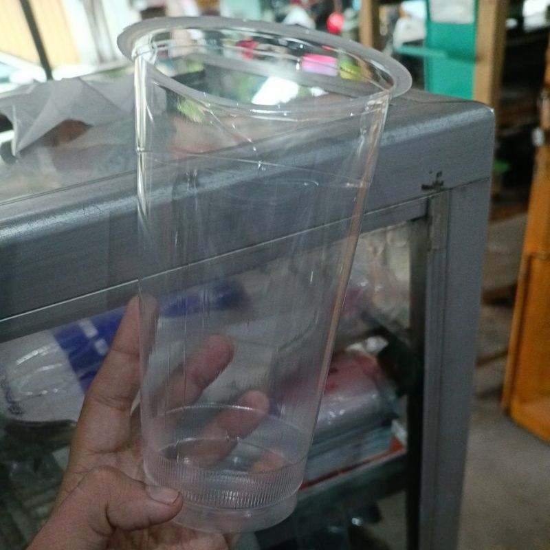 GELAS PLASTIK 22 OZ