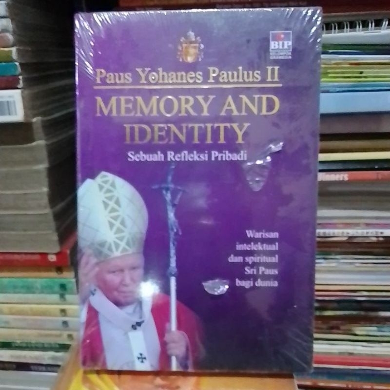 Paus Yohanes Paulus  2,Memory And Identity.