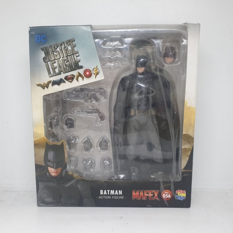 Mafex DC Batman Bruce Wayne Ben Aflleck Justice League Original Box Damage
