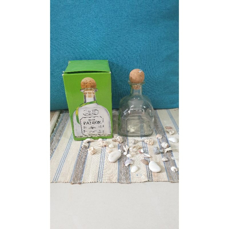 Botol kosong bekas minuman