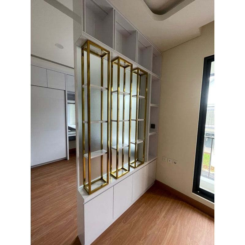 Partisi sekat ruang 2 sisi muka kaca stainless gold mewah custom