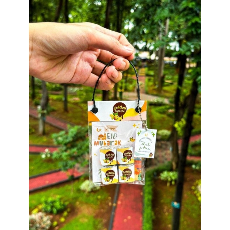 

MINI HAMPERS COKLAT GOLDEN PISTACHE