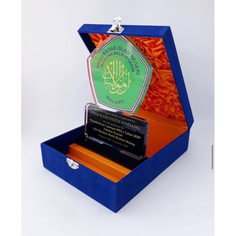 Plakat Kampus Plakat Akrilik magang Plakat Kenang Kenangan Akrilik Custom