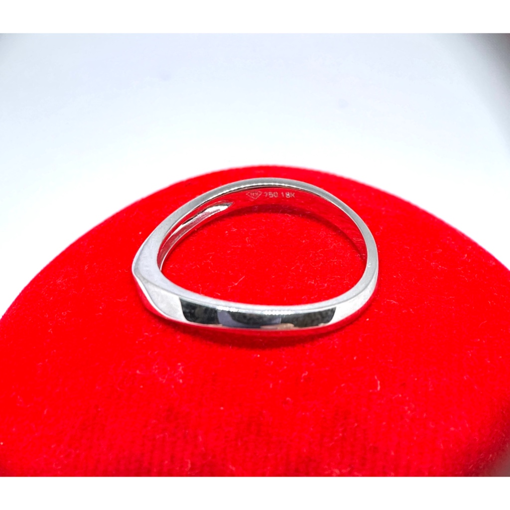 Cincin Emas Putih HK Wave Polos 18K/750