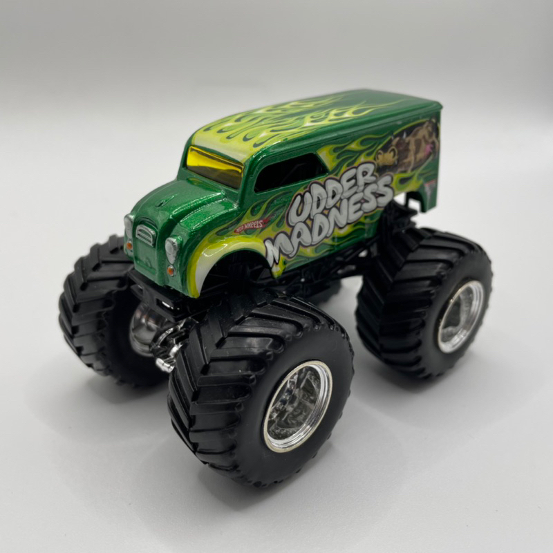 Hot Wheels Monster Jam Udder Madness Loose Skala 64 Cow Sapi Dairy Delivery Truck Hotwheels