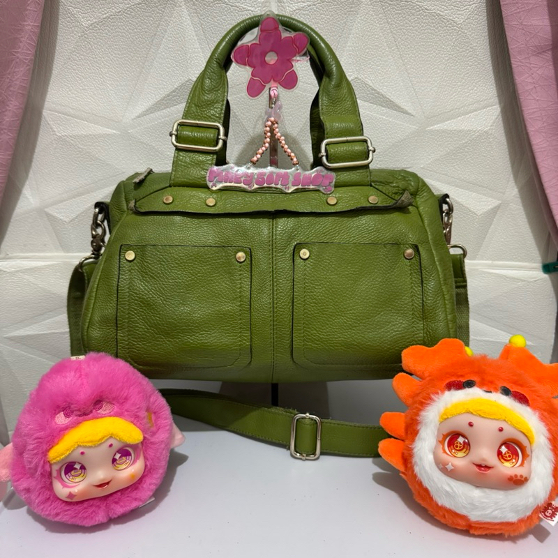 tas sling bag kulit asli. tas sling bag preloved hijau