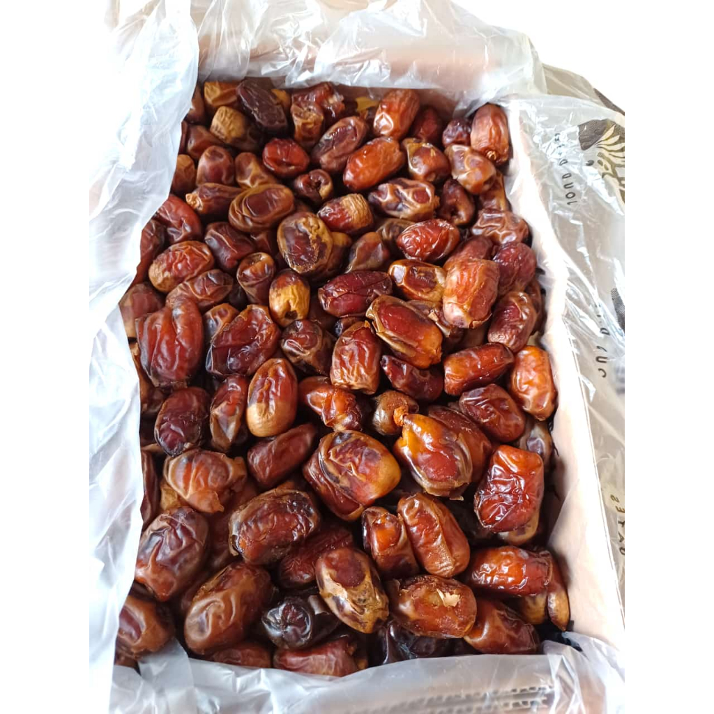 

KURMA MESIR 1 KG / GOLDEN VALLEY / KURMA MESIR / OLEH OLEH HAJI UMROH
