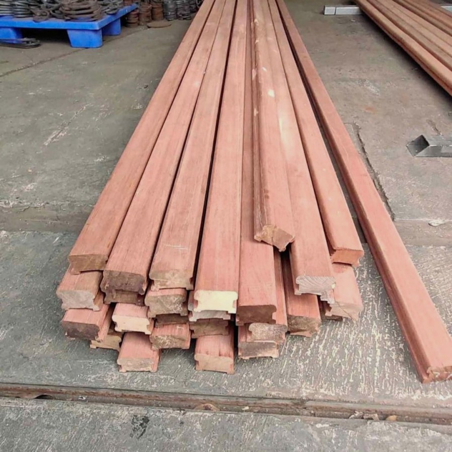 Hand ralling tangga kayu kamper Samarinda oven railing tangga, hand ralling tangga 4x6cm panjang 4 m