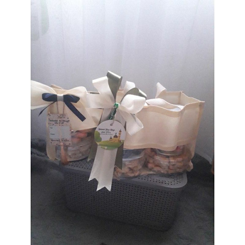

Parsel mini / toper/ parsel makanan/hampers/ parsel lebaran