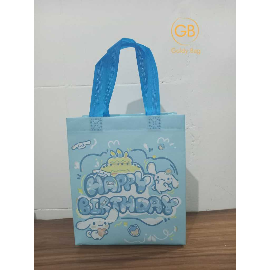

TAS SOUVENIR ULANG TAHUN / GOODIEBAG GAMBAR CINNAMON ROLL