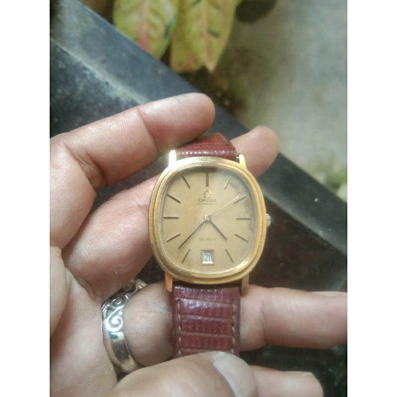 jam vintage omega deville automatic