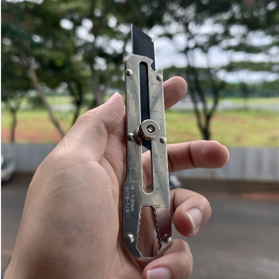 

Pisau Cutter Stainless Besi Multifungsi Cutter Stainless Pemotong Kertas Tajam Anti Karat