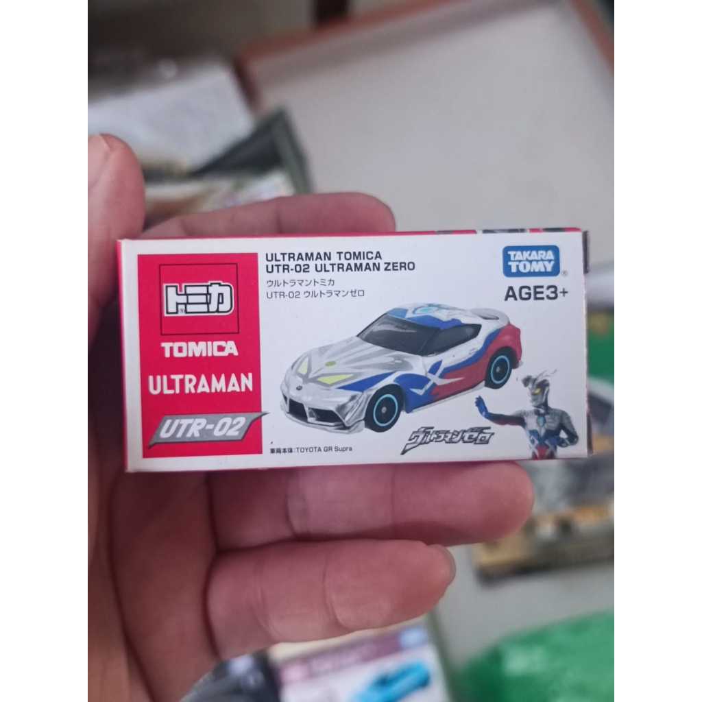 TOMICA ULTRAMAN UTR-02 ULTRAMAN ZERO Takara Tomy Diecast Car Mobil