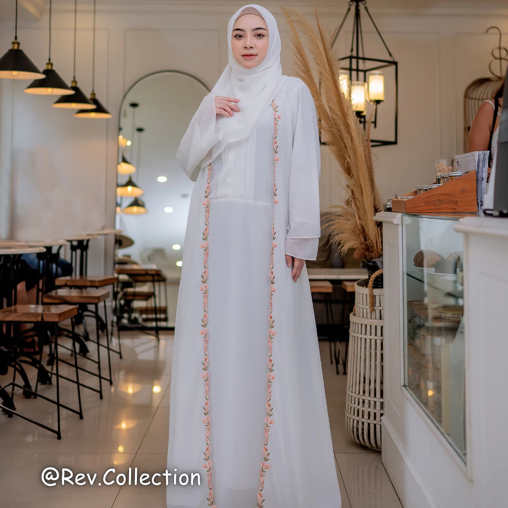 Gamis Umroh Wanita Hitam & Putih Tulang Ceruty Layer, Bordir Indah dengan Full Furing
