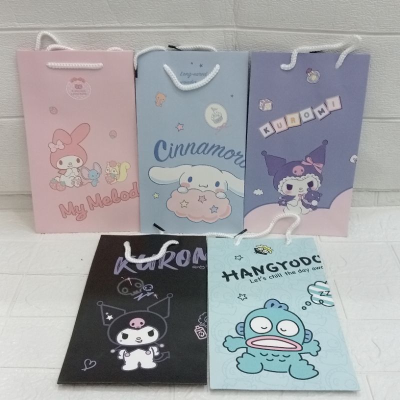 

Paperbag Sanrio Tinggi