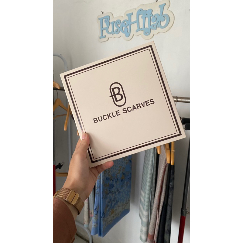 HIJAB BOX BUCKLE SCARVES/ SEGIEMPAT MOTIF BUCKLE SCARVES