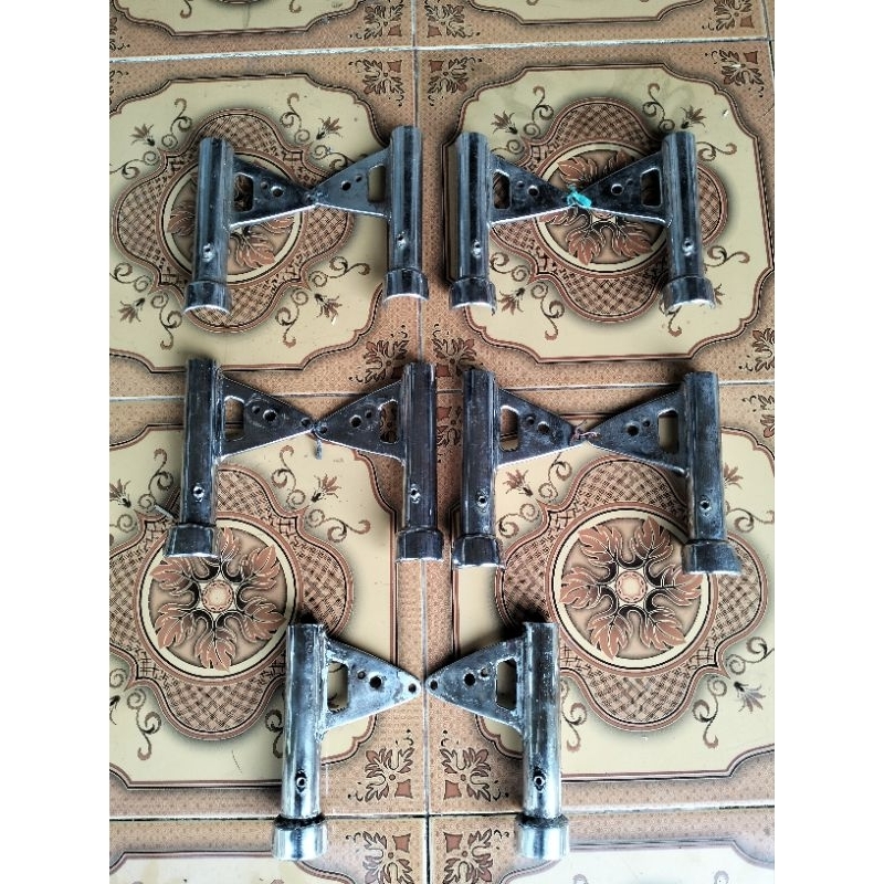 kupingan lampu pangkon lampu gl100/125 platina  79/80 ori