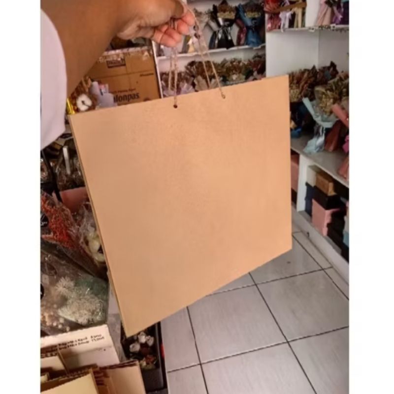 

paperbag sedang ukuran 31x34 cm