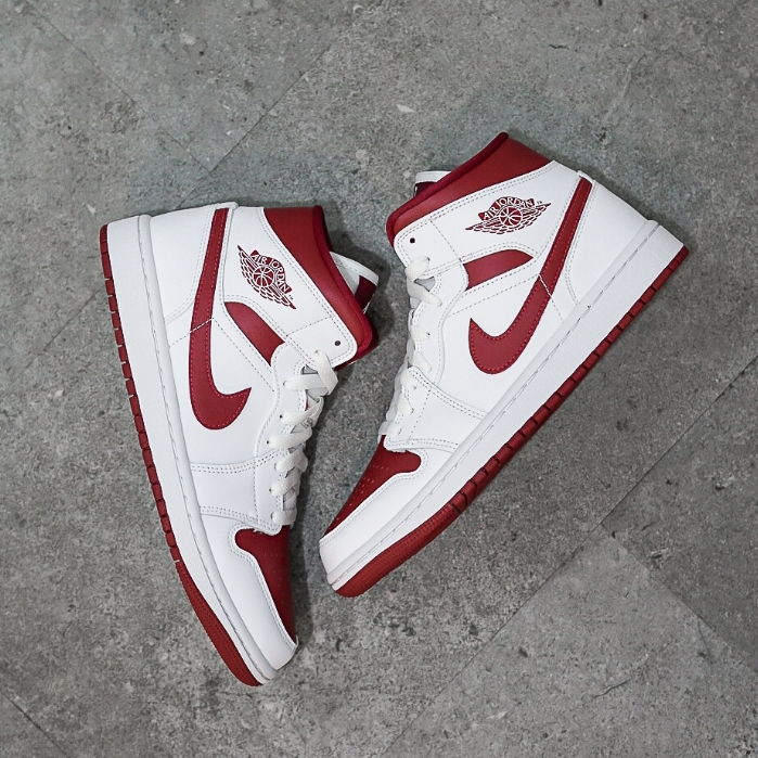 Air Jordan 1 Mid Reverse Chicago (W)