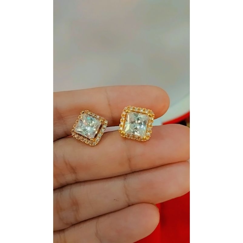 Anting Permata Putih